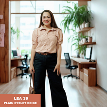 Load image into Gallery viewer, LEA BLOUSE 0039-EYELET BEIGE