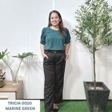 Load image into Gallery viewer, TRICIA  BLOUSE 0010 - PLAIN MARINE GREEN